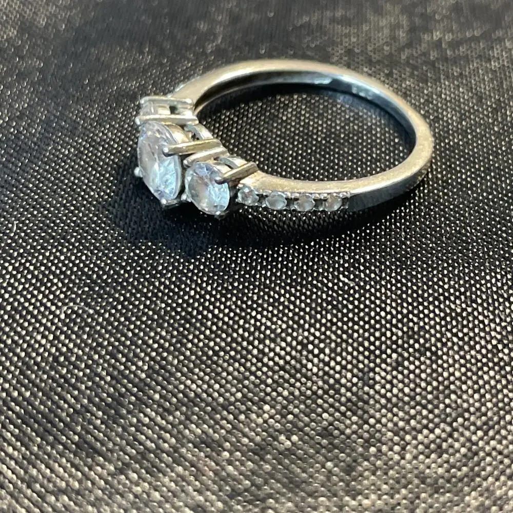 Vintage 925 Sterling Silver Three Stone Cubic Zirconia Engagement Ring Sz 7